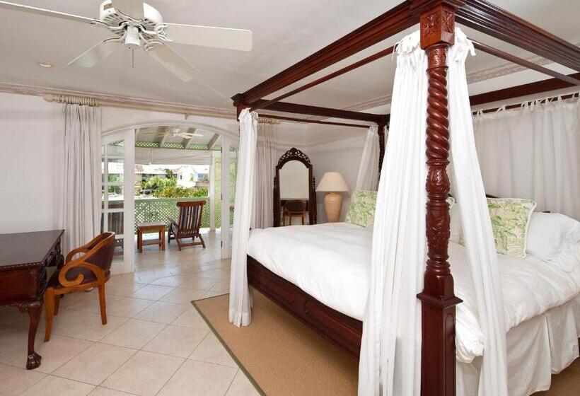 2 Bedroom Apartment with Views, Port St. Charles