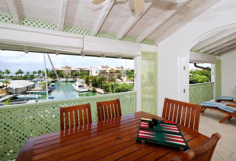 2 Bedroom Apartment with Views, Port St. Charles