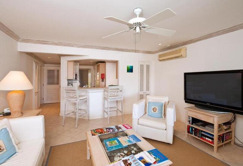 2 Bedroom Apartment with Views, Port St. Charles