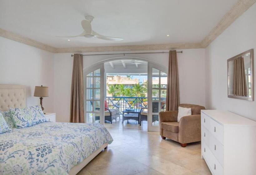 2 Bedroom Apartment with Views, Port St. Charles