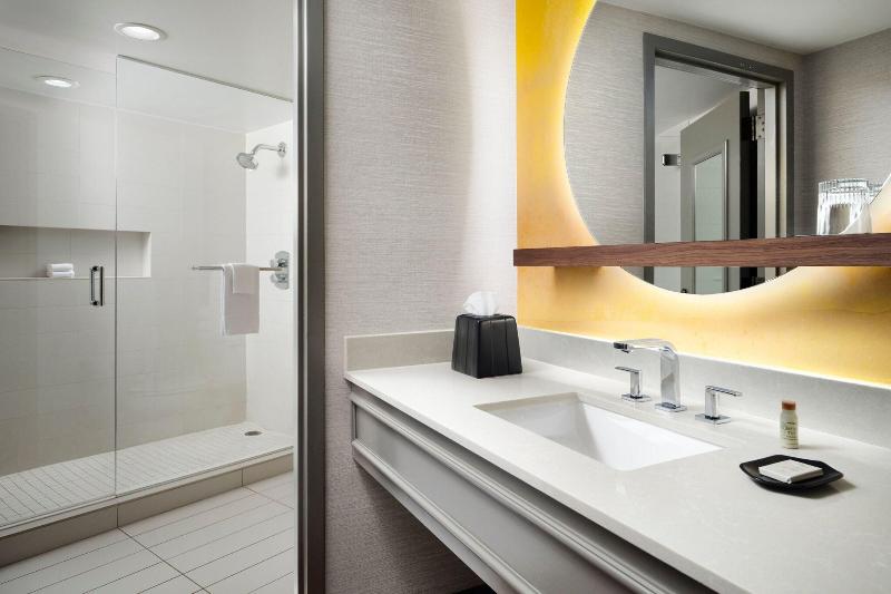 キングサイズベッドのスイートルーム, Renaissance Boulder Flatiron