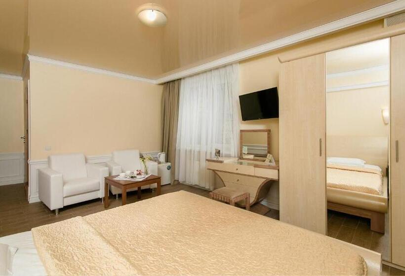 سوییت جونیور, Residence Odesskij Dvorik