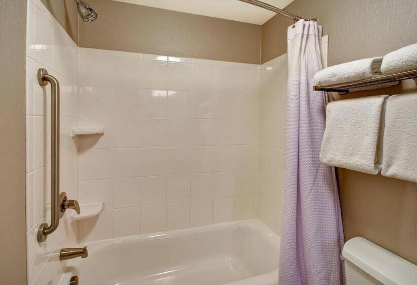 إستوديو قياسى, Springhill Suites Louisville Airport