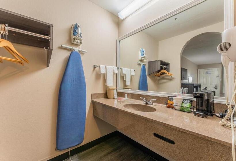 스위트 킹사이즈 침대, Super 8 By Wyndham Lake Charles Northeast