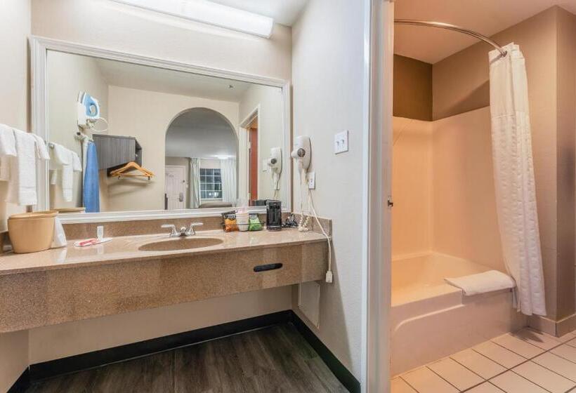 سوئیت با تخت بزرگ, Super 8 By Wyndham Lake Charles Northeast