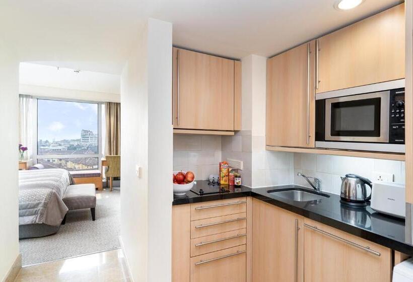 إستوديو قياسى, Taj Wellington Mews