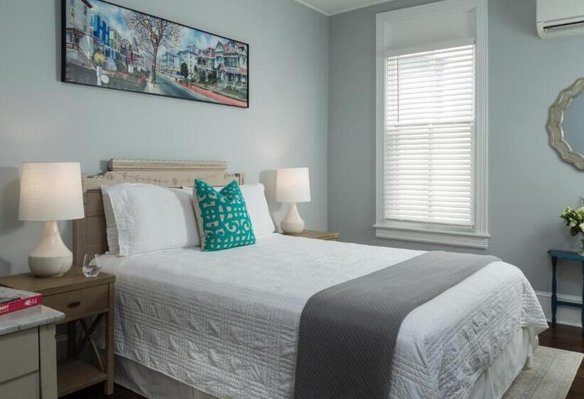 اتاق استاندارد, The Carroll Villa