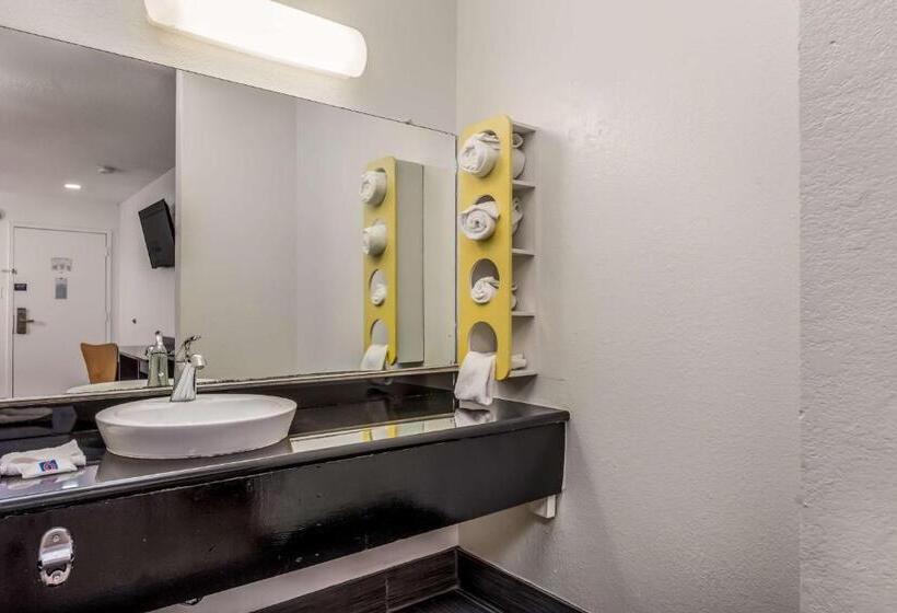 장애인을 위한 스탠다드 룸, Motel 6 Westley, Ca