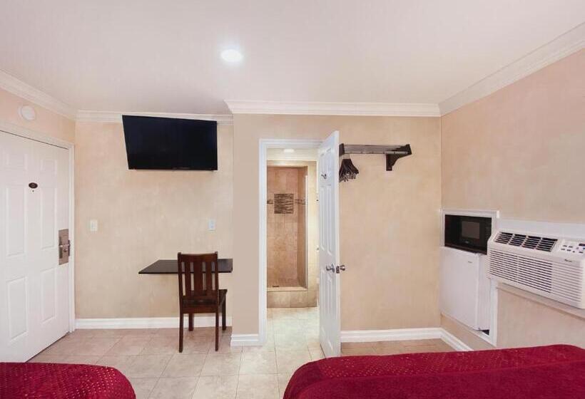 带2个双人床的标准工作室, Nite Inn At Universal City   Walking Distance To Universal Studios Hollywood