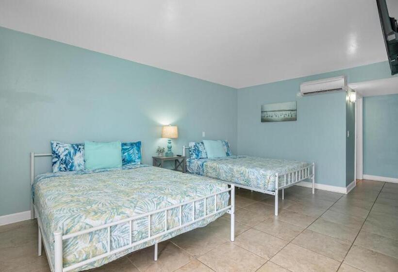 غرفة قياسية, Latitude 26 Waterfront Resort And Marina