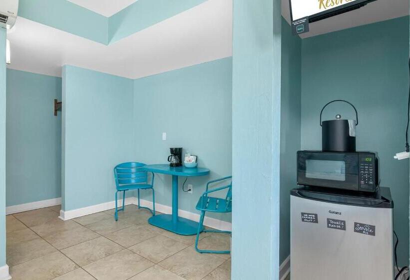 غرفة قياسية, Latitude 26 Waterfront Resort And Marina