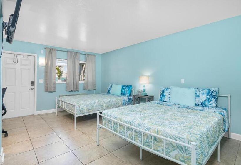 Номер Стандарт, Latitude 26 Waterfront Resort And Marina
