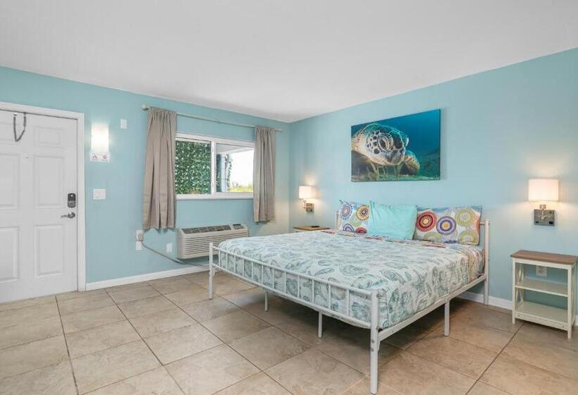 Стандартный Номер Кровать Кинг, Latitude 26 Waterfront Resort And Marina