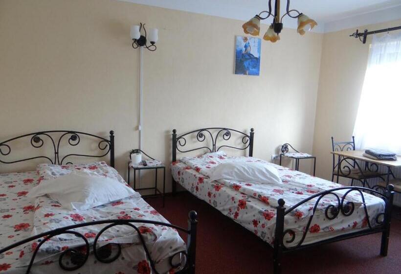 标准三人间, Pensiunea Lacul Albesti