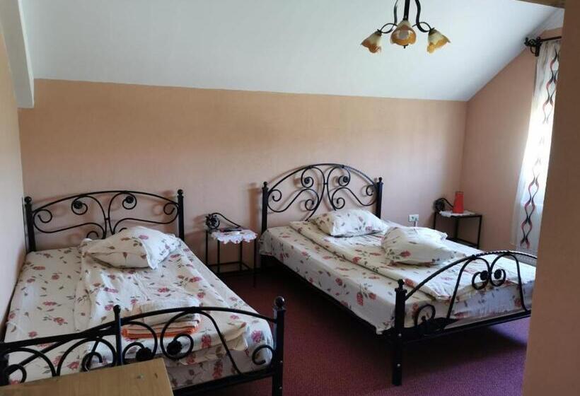 标准三人间, Pensiunea Lacul Albesti