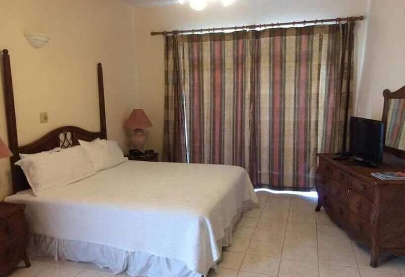 سوییت با چشمانداز دریا, Fort Burt