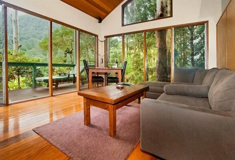 スーペリアーバンガロー, Crystal Creek Rainforest Retreat
