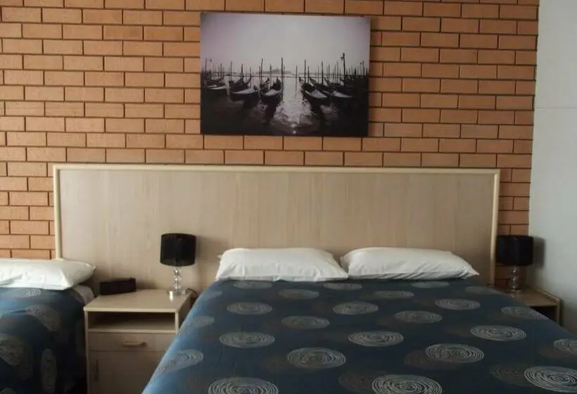 クイーンベッドのデラックスルーム, Centabrook Motor Inn
