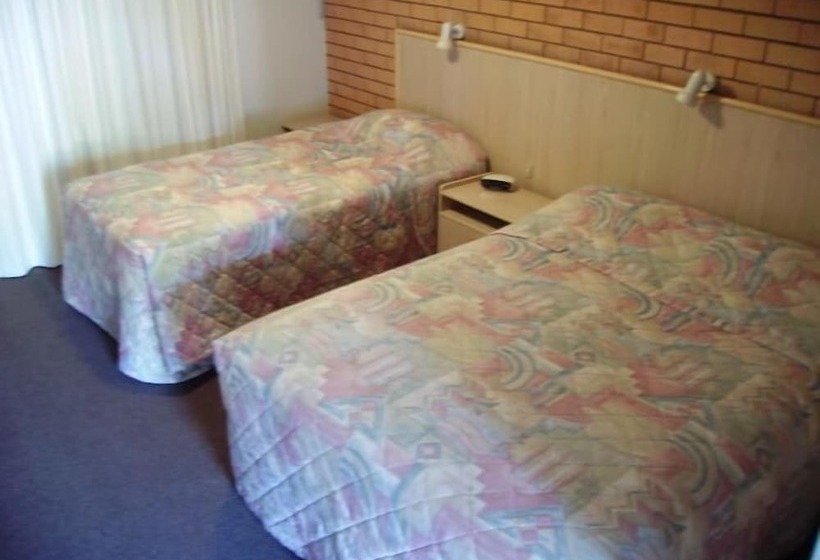 סוויטה עם מיטת קווין, Centabrook Motor Inn