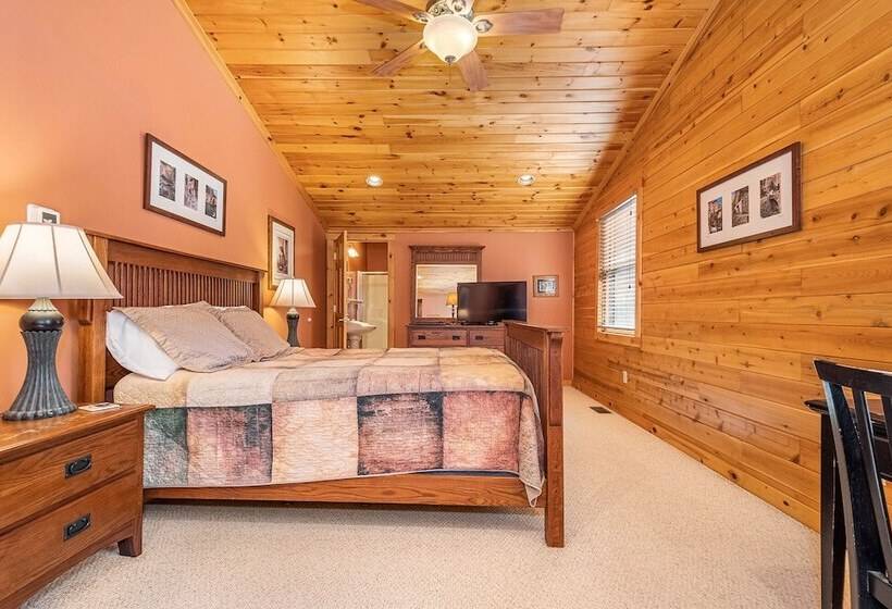 １ベッドルームハウス, Grand Chestnut Lodge