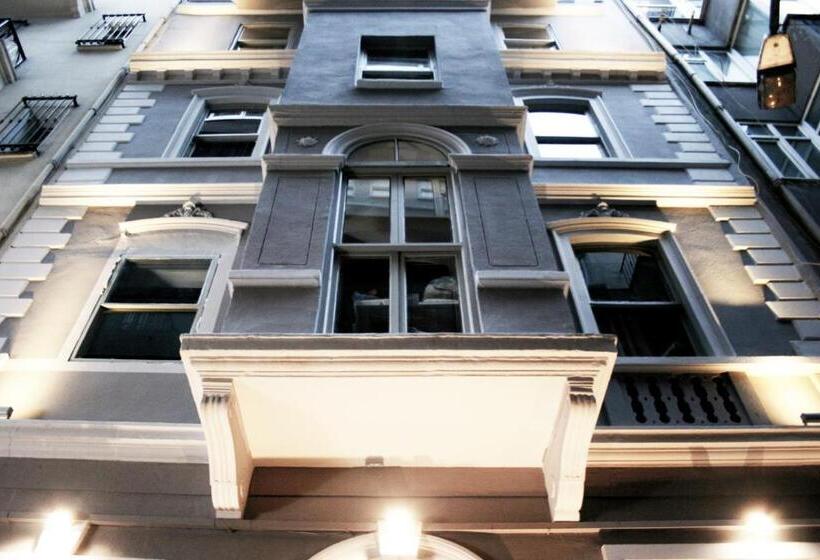 سوییت لوکس, Haus Galata