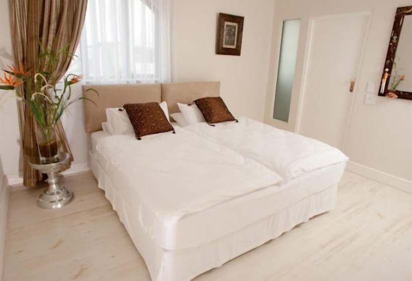 デラックスルーム, Allstar Villa