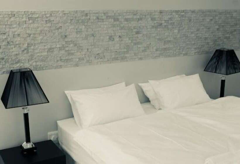 デラックスルーム, Allstar Villa