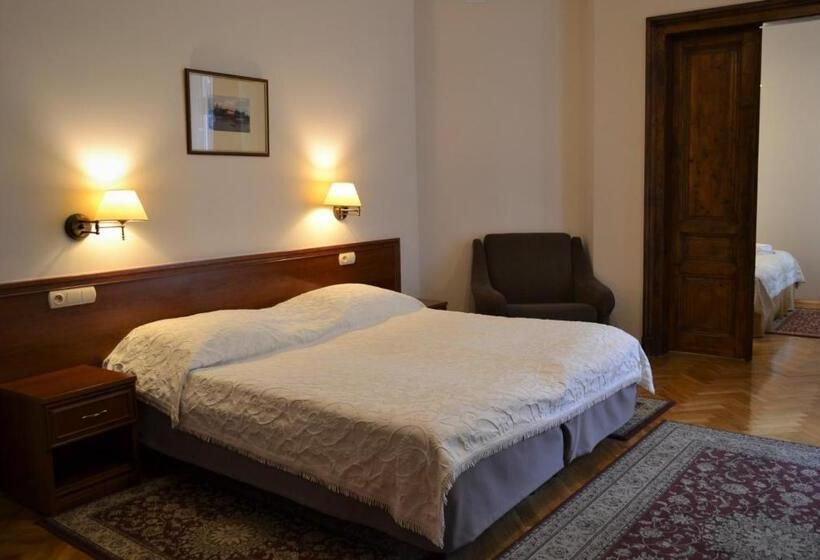 スタンダード４人部屋, Aparthotel Basztowa