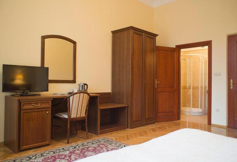Номер Стандарт, Aparthotel Basztowa