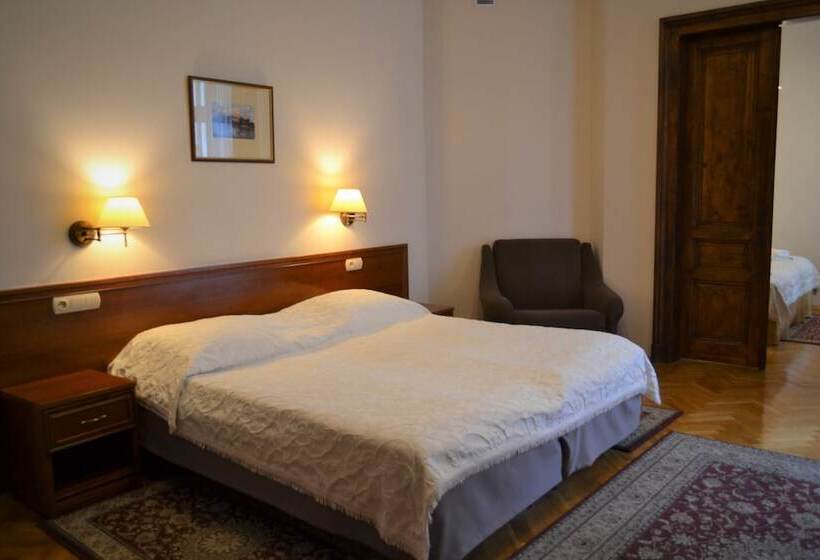 スタンダード４人部屋, Aparthotel Basztowa