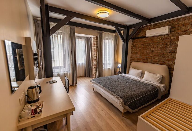 Delüks Oda, Calanthe Residence