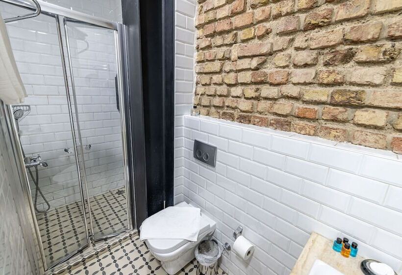 Balkonlu Delüks Oda, Calanthe Residence