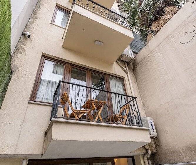 Balkonlu Delüks Oda, Calanthe Residence