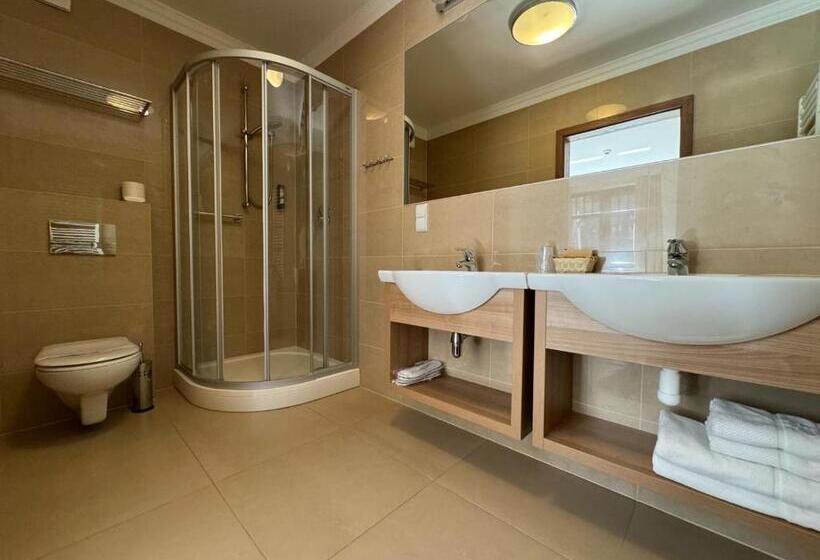 דירת חדר, Greno Hotel & Spa