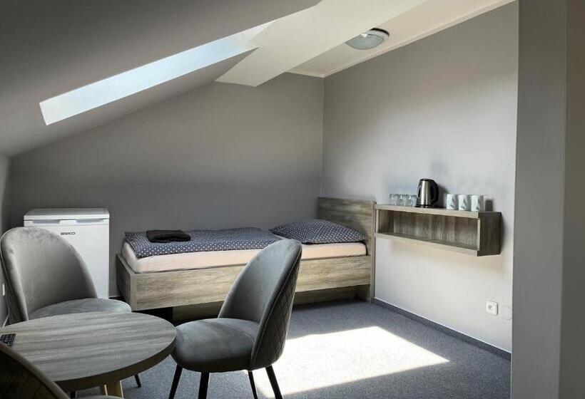 스탠다드 트리플 룸, Almond