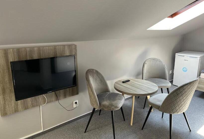 스탠다드 트리플 룸, Almond