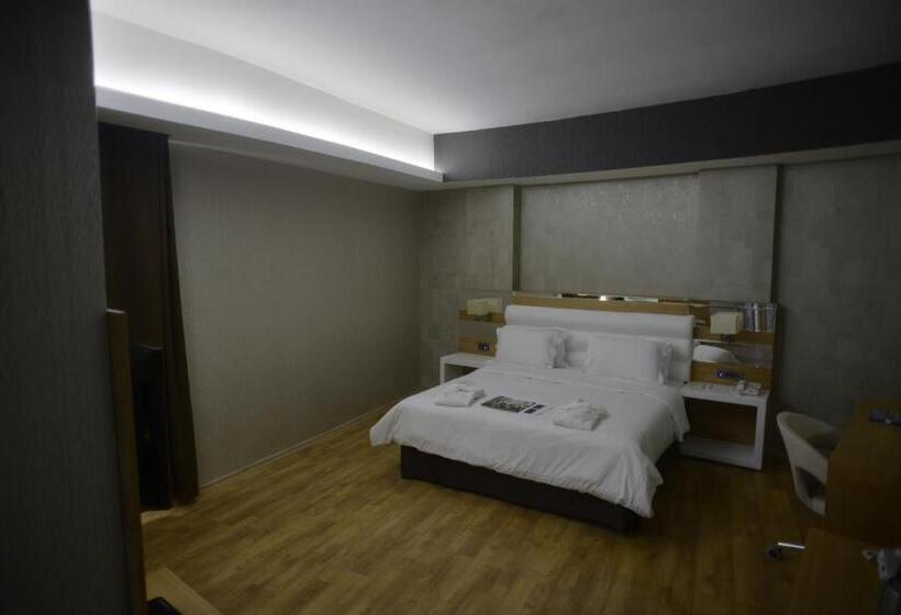 سوییت جونیور, Anemon Grand Adana Otel