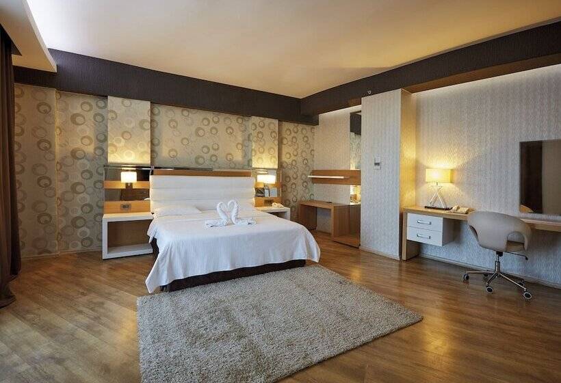 سوییت جونیور, Anemon Grand Adana Otel