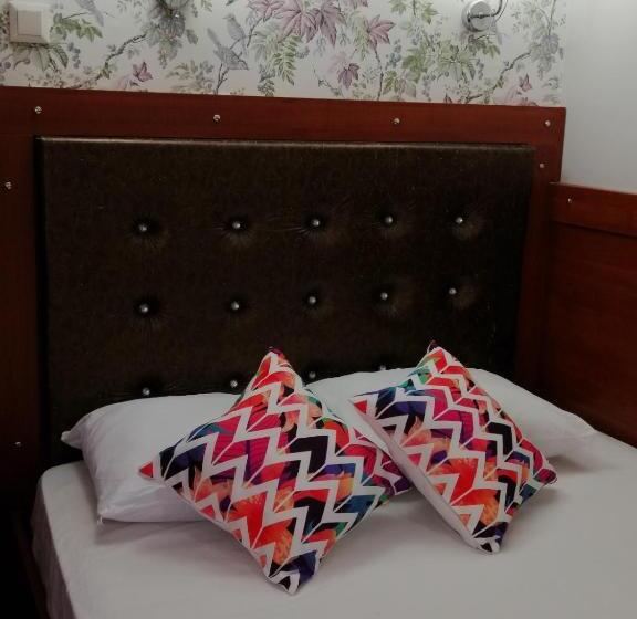 エコノミールーム, Antik Ipek