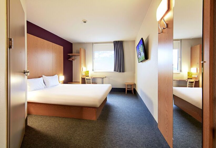 Номер Стандарт, B&b Hotel Toruń