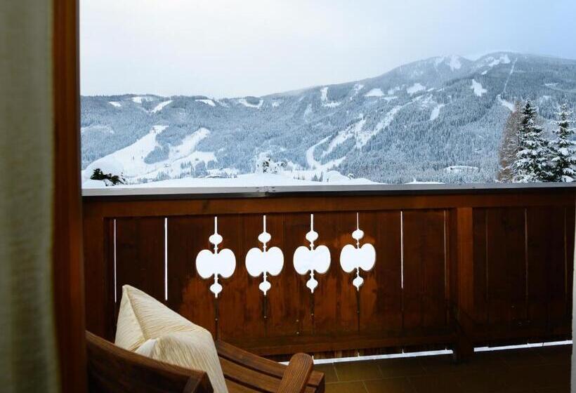 جناح جونيور, Bergheimat