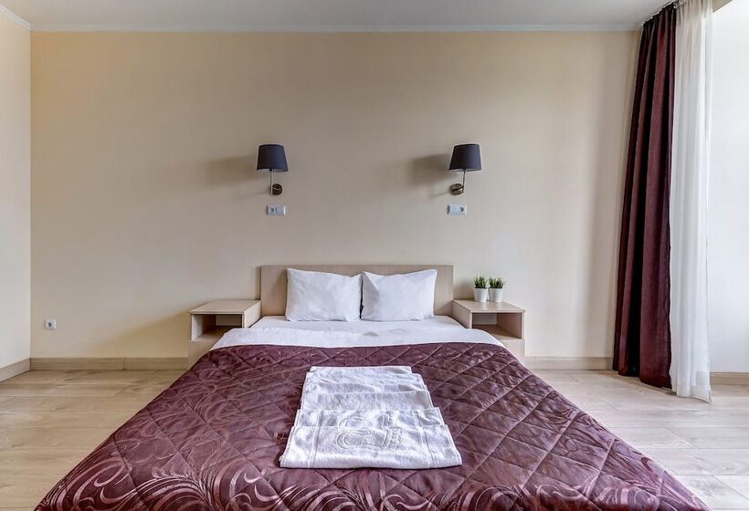 اتاق استاندارد, Democrat On Nevskiy 147