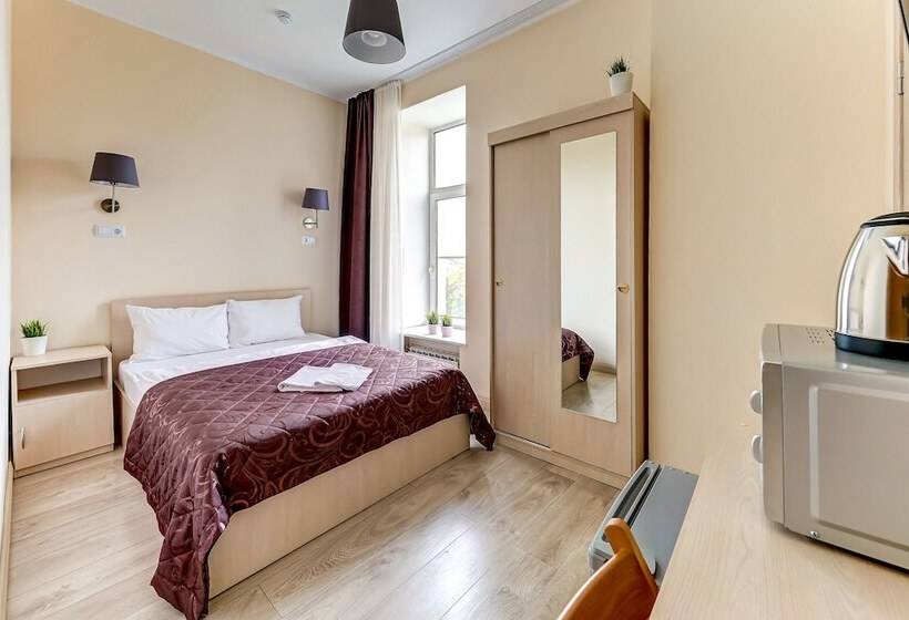 اتاق سوپریور یک تخته, Democrat On Nevskiy 147