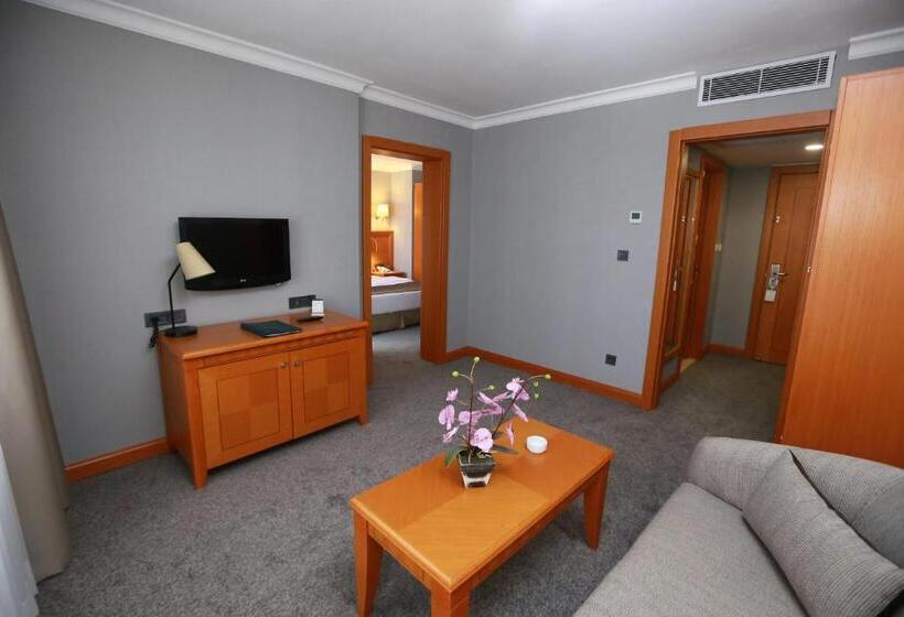 غرفة ديلوكس مطلّة علي البحر, La Quinta By Wyndham Giresun