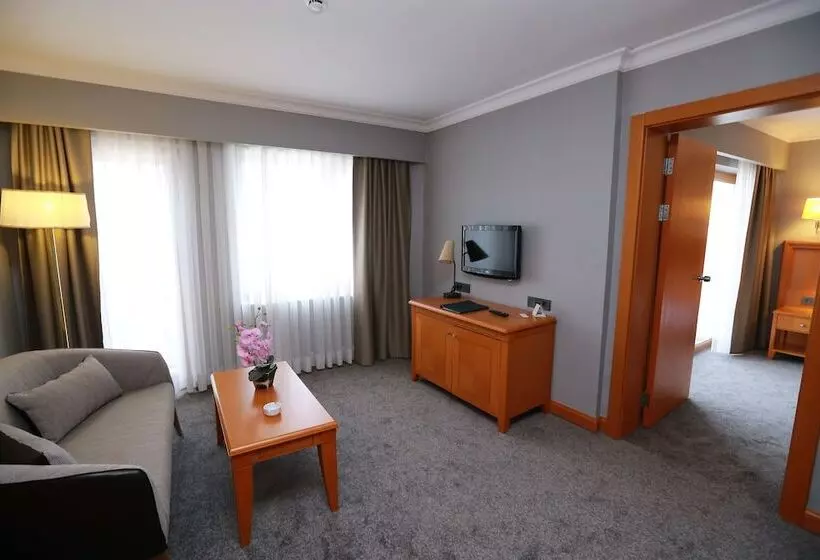 اتاق لوکس با چشمانداز دریا, La Quinta By Wyndham Giresun