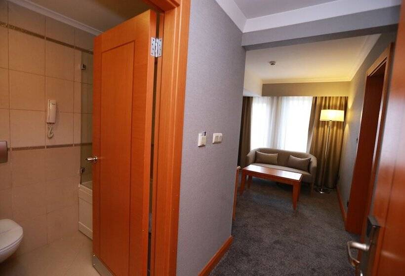 جناح مطلّ علي البحر, La Quinta By Wyndham Giresun