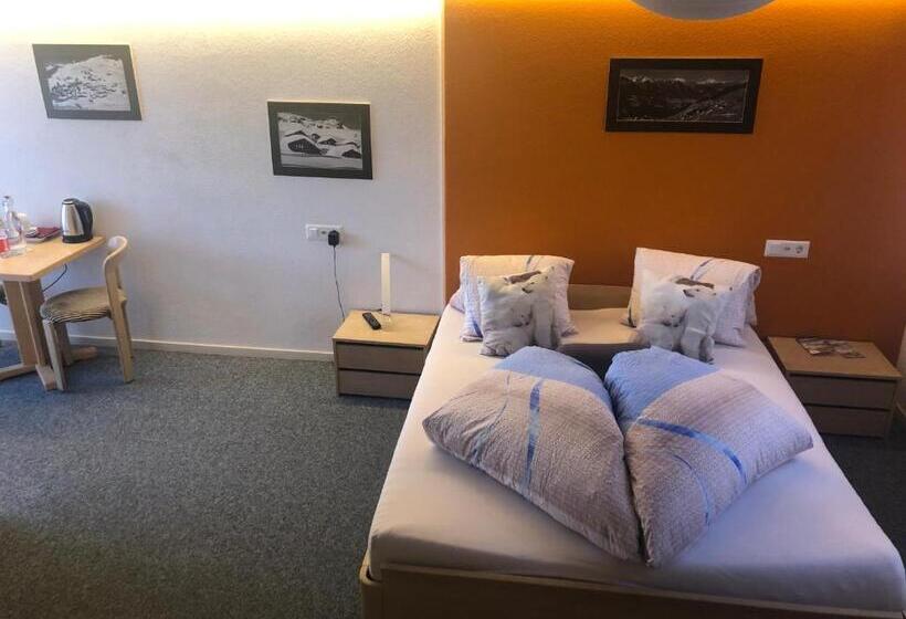 חדר סטנדרט עם מרפסת, Le Postillion