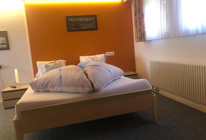 חדר סטנדרט עם מרפסת, Le Postillion