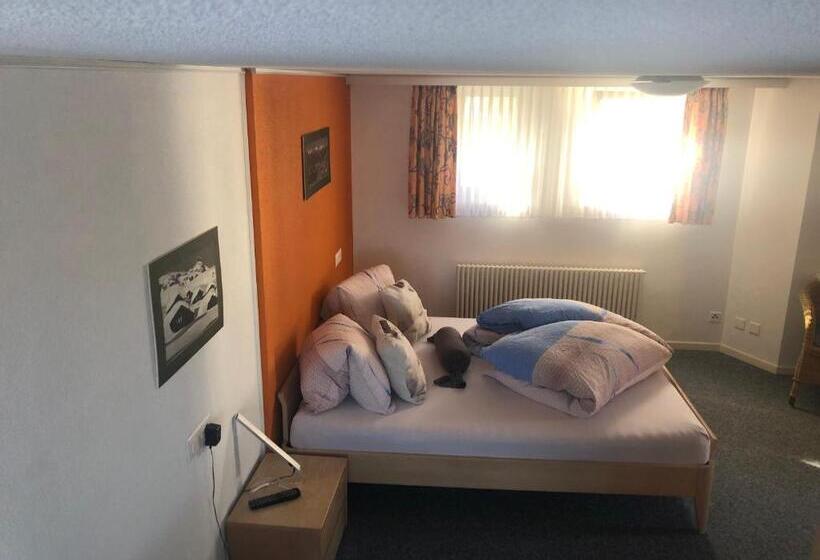 חדר סטנדרט עם מרפסת, Le Postillion