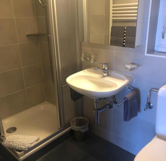 غرفة عائلية, Le Postillion